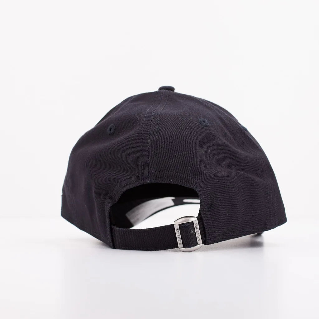 New Era New York Yankees OTC Baseball Cap, navy blue with textile lining, stitched construction, ideal for men, perfect winter hat for outdoor activities.