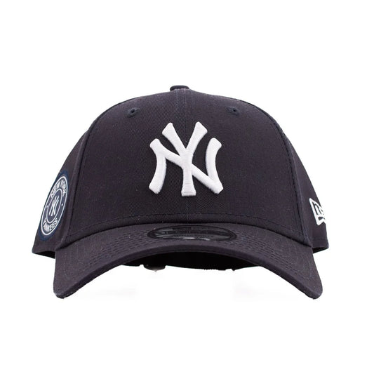 New Era New York Yankees OTC Baseball Cap, navy blue with textile lining, stitched construction, ideal for men, perfect winter hat for outdoor activities.