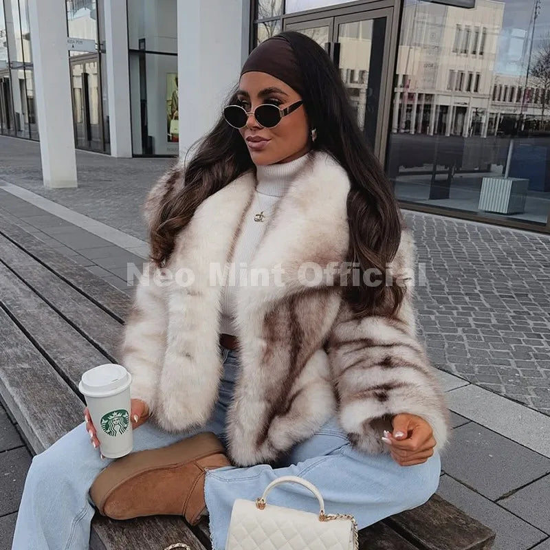 Neo Mint 2025 Winter Exclusive Striped Faux Fur Jacket Women Overcoat Brand Blogger Fashion Fluffy Fox Fur Collar Coat Outerwear
