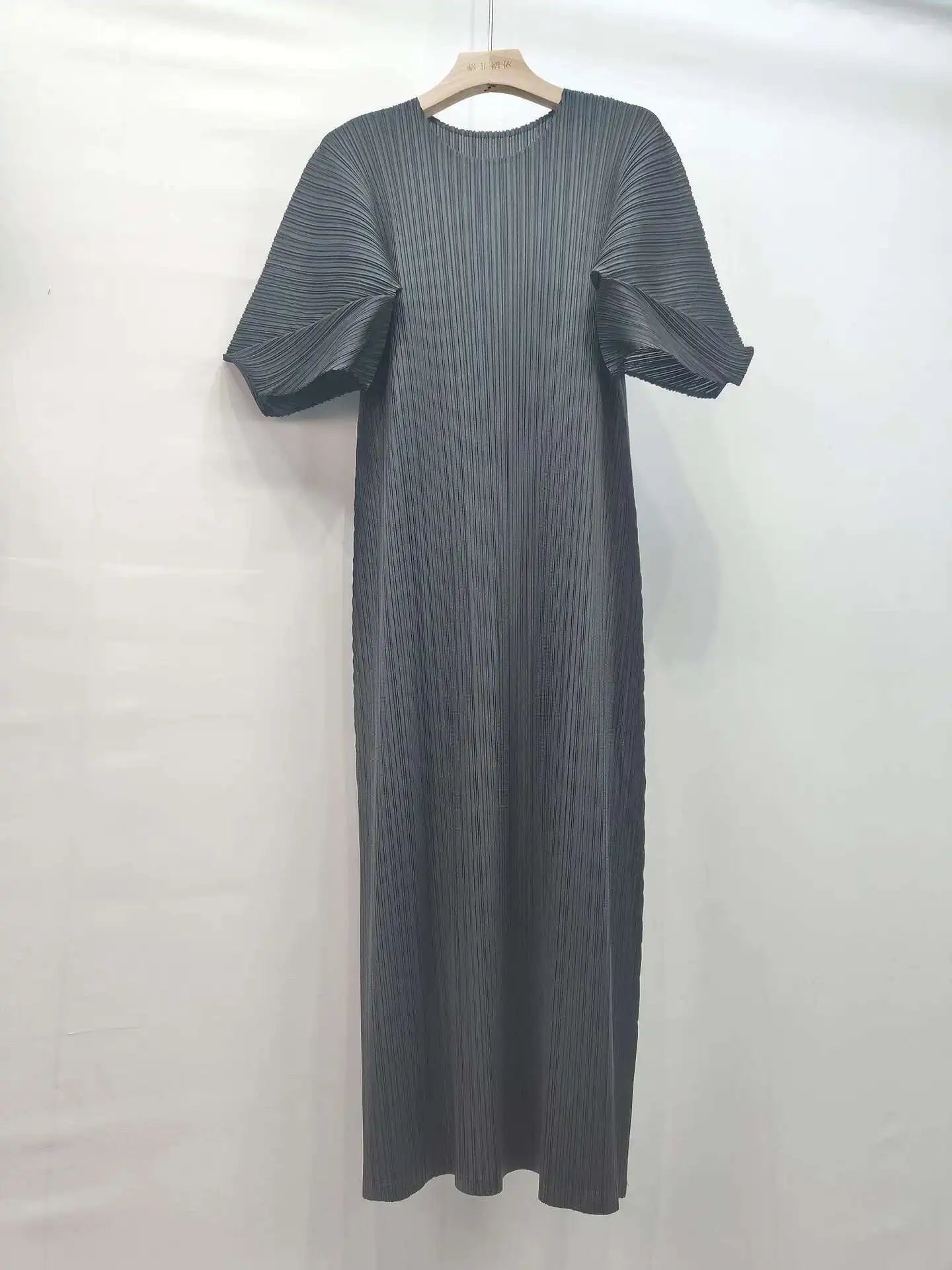 LANMREM Summer Pleated Dress Women New Casual O-neck Niche Design Dropped Shoulder Short Sleeve Dresses