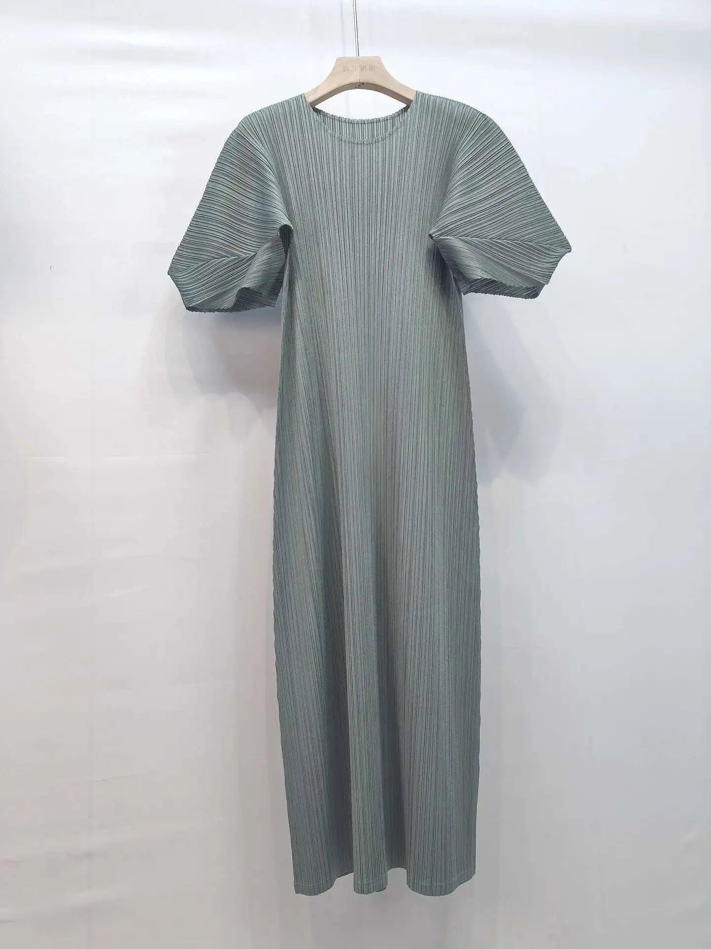 LANMREM Summer Pleated Dress Women New Casual O-neck Niche Design Dropped Shoulder Short Sleeve Dresses
