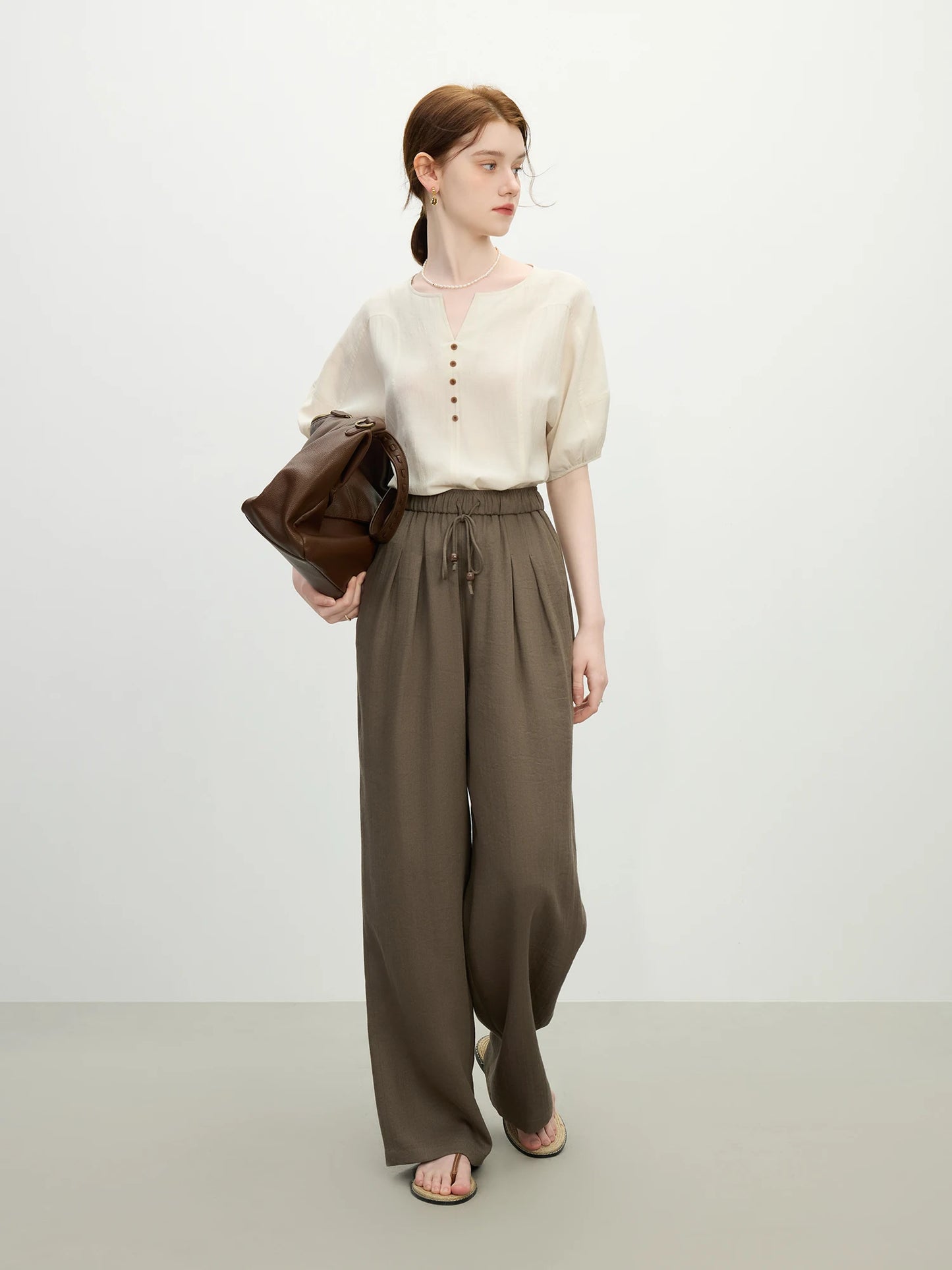 FSLE MInimalism Apricot Style Loose Short-sleeved Women Shirt Summer New Casual Small V-neck Sleeves Slim Top 25FS12246