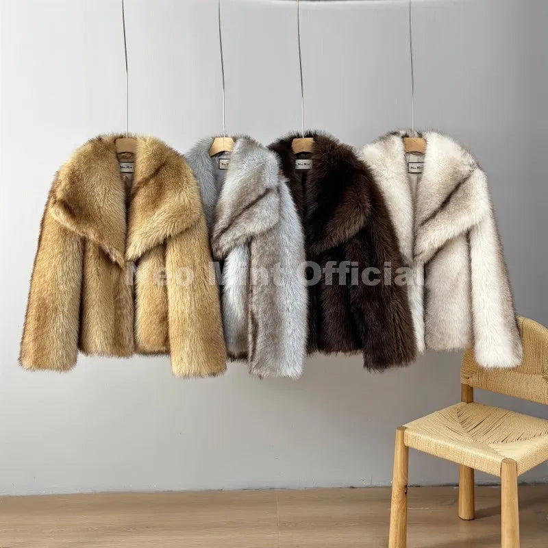 Neo Mint 2025 Winter Exclusive Striped Faux Fur Jacket Women Overcoat Brand Blogger Fashion Fluffy Fox Fur Collar Coat Outerwear