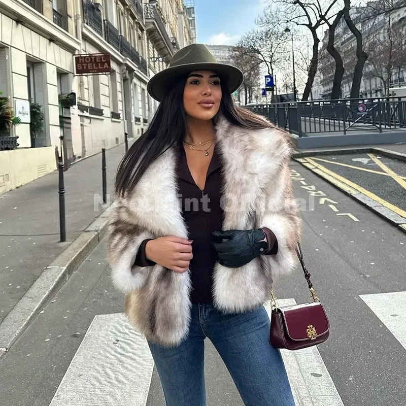 Neo Mint 2025 Winter Exclusive Striped Faux Fur Jacket Women Overcoat Brand Blogger Fashion Fluffy Fox Fur Collar Coat Outerwear
