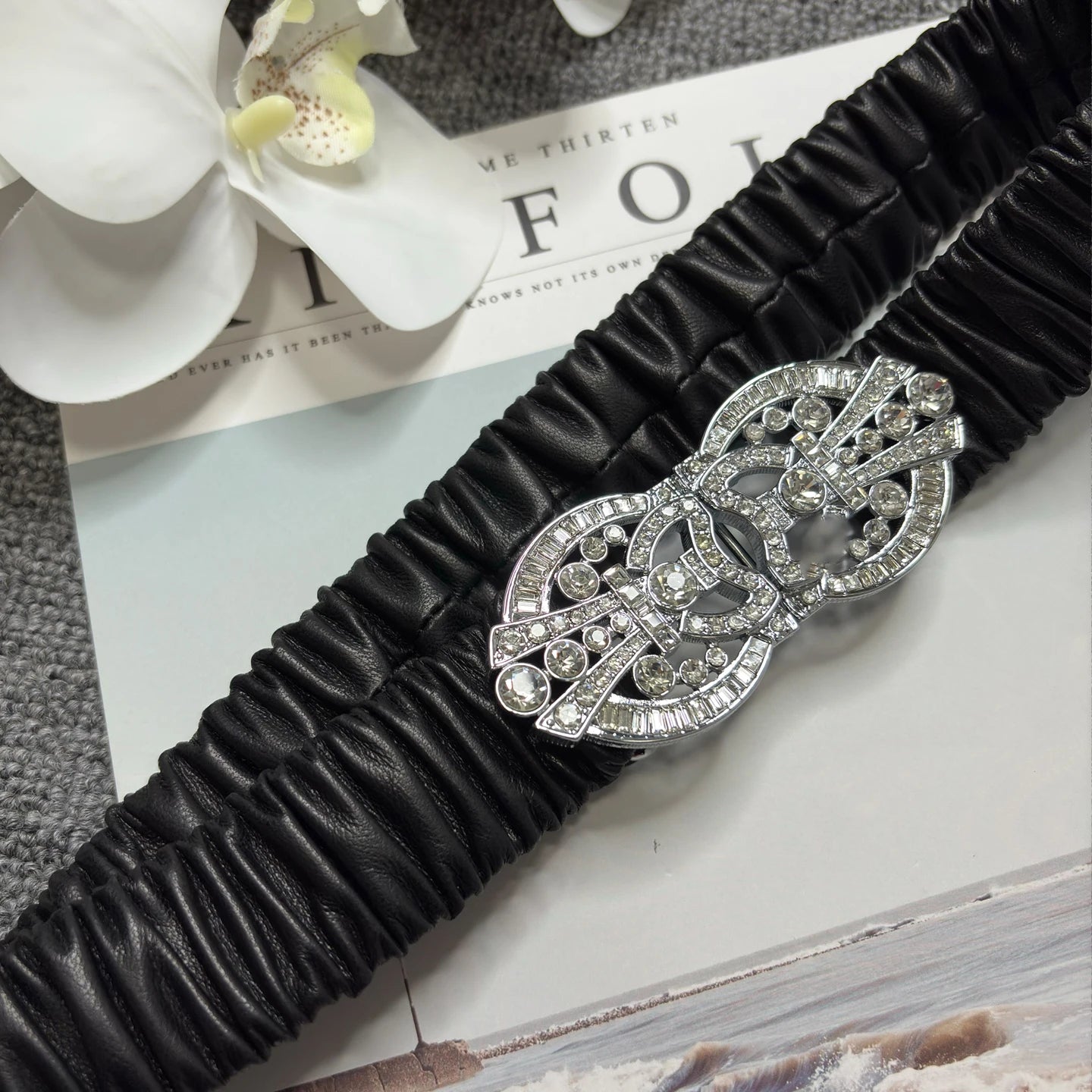 Rhinestone silver buckle sheepskin elastic waistband, elastic diamond buckle waistband, pure white leather soft belt